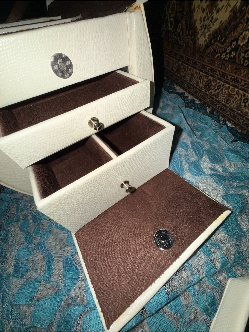 Rowallan White and Brown Jewelry Organizer Case